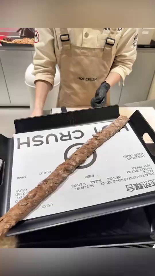 店员小哥切法棍!