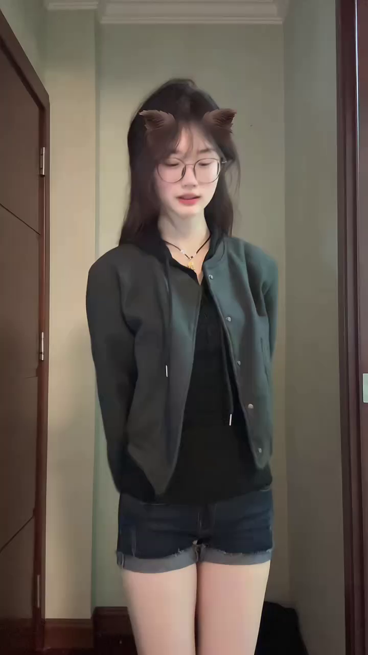 我旁边的枕头好像一直在等你