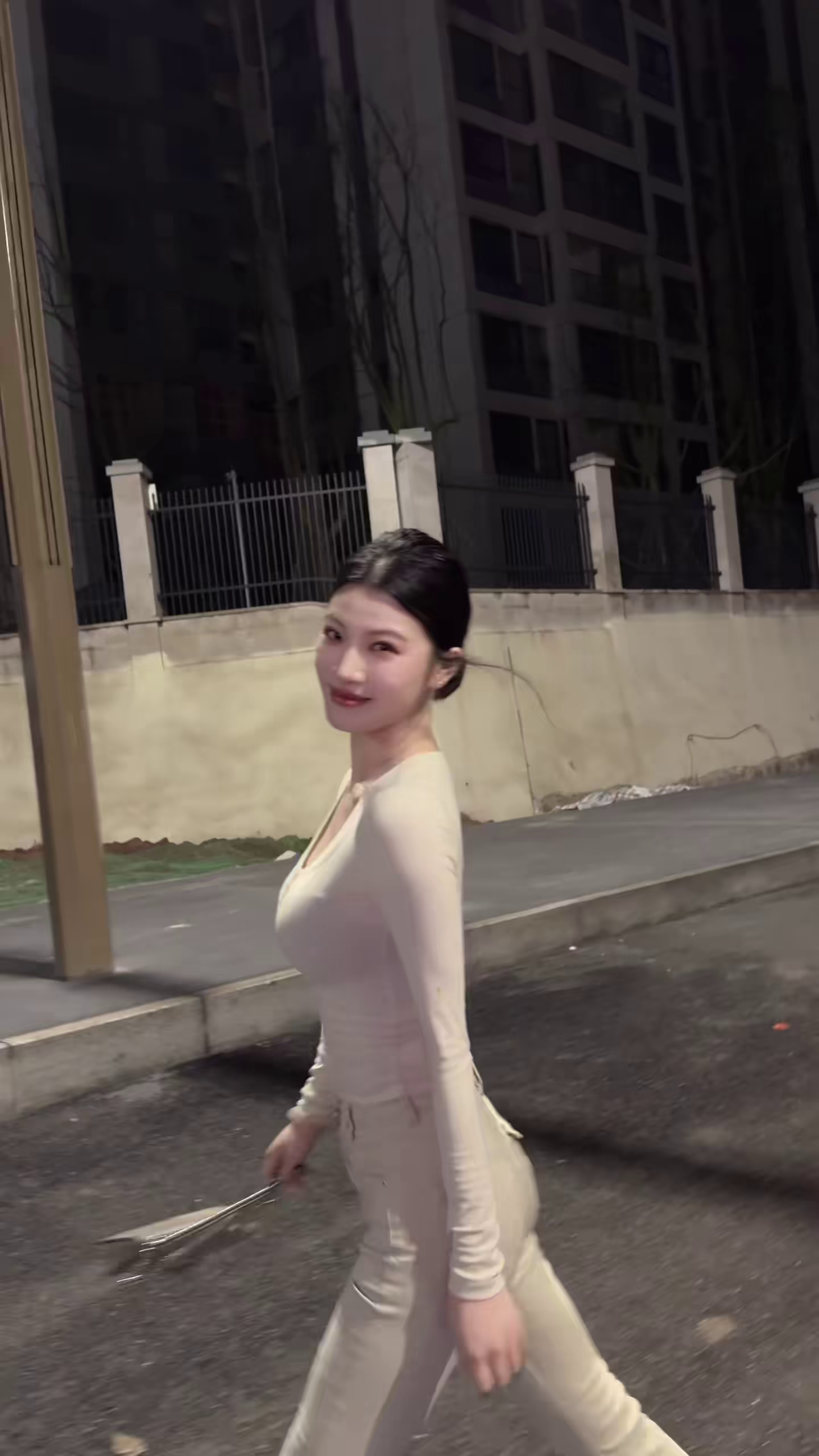 奶茶配烟，跟着我就知道什么叫酷