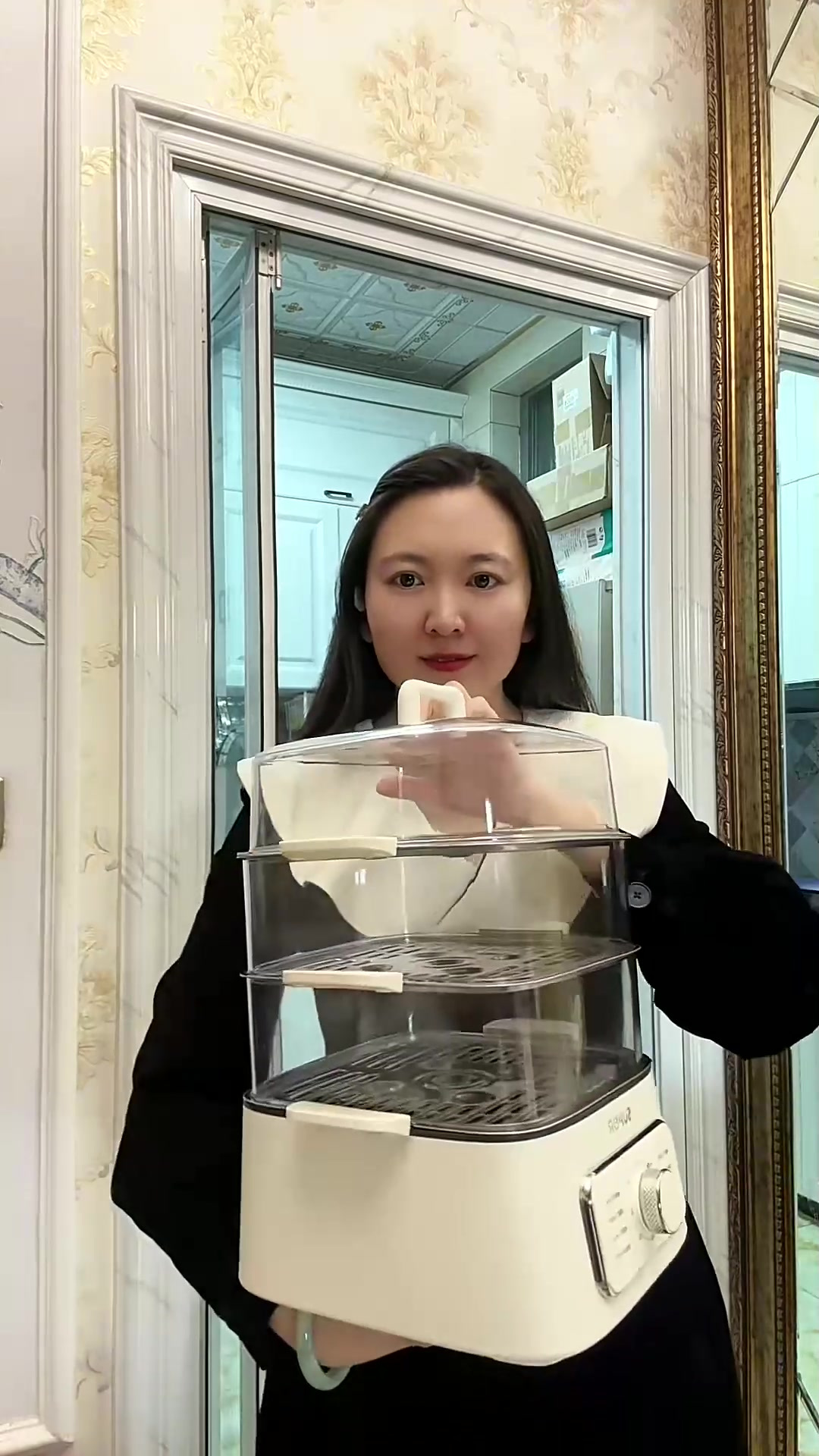 家里人多每天做早餐,家里经常来客人的,你就试试这个电蒸锅,上