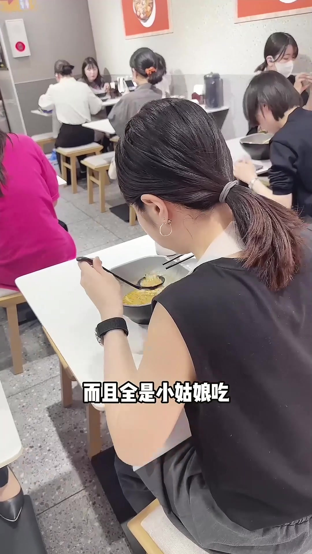 她竟然想一天三顿饭麻辣烫!美丽的一天从麻辣烫开始!