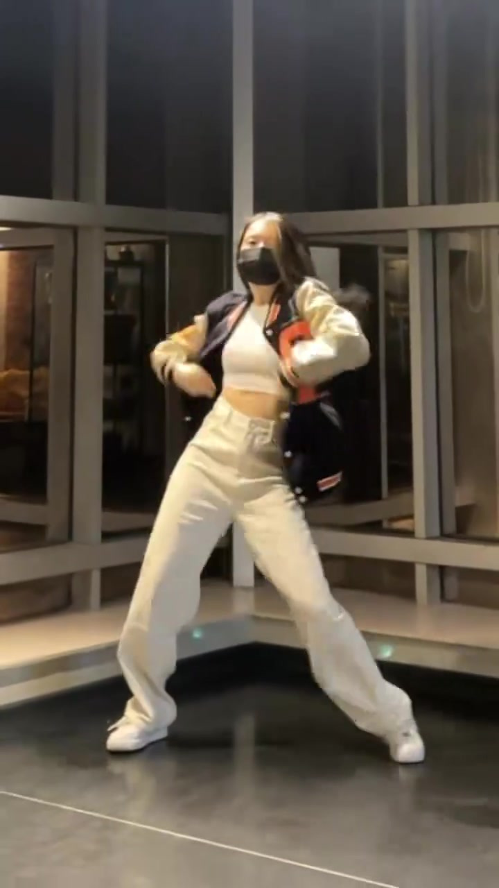 舞蹈,麻辣鸡nicki。翻跳,浅跳一下