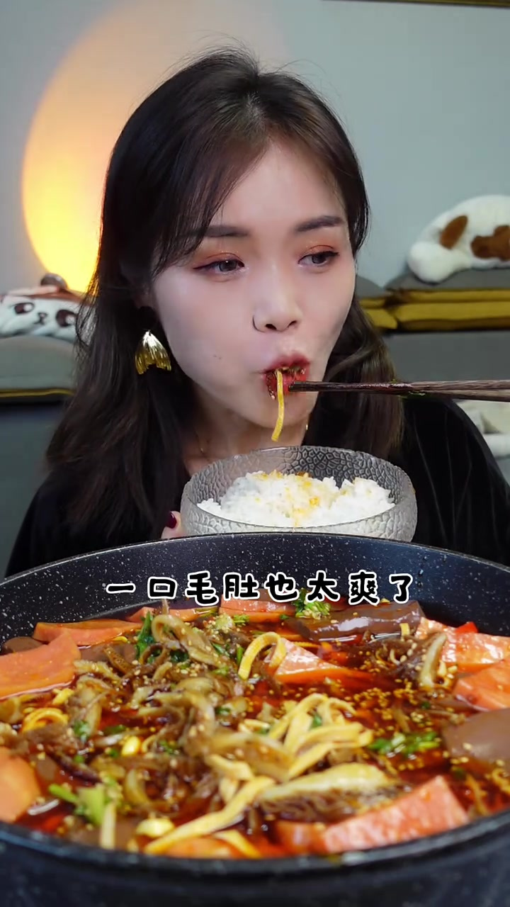 自己在家煮毛血旺,太舒服了