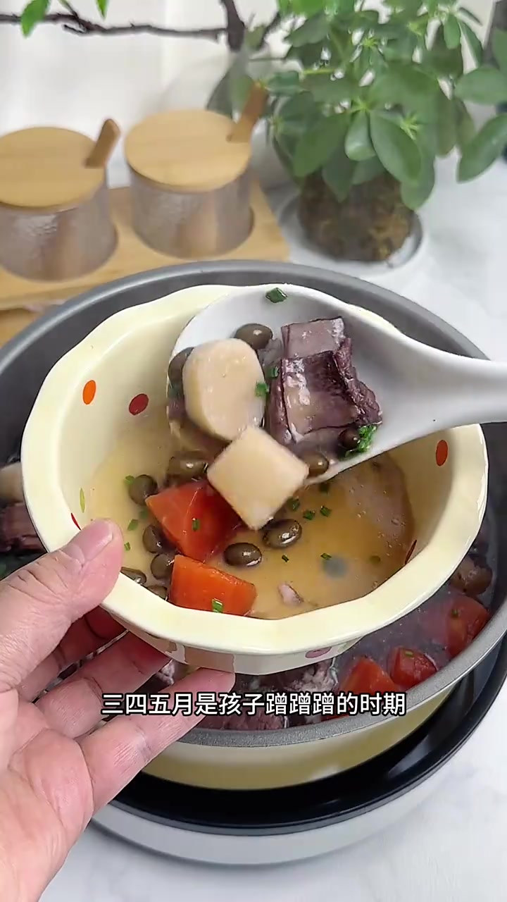 这个好喝的山药黑豆排骨汤一定不要给孩子错过了