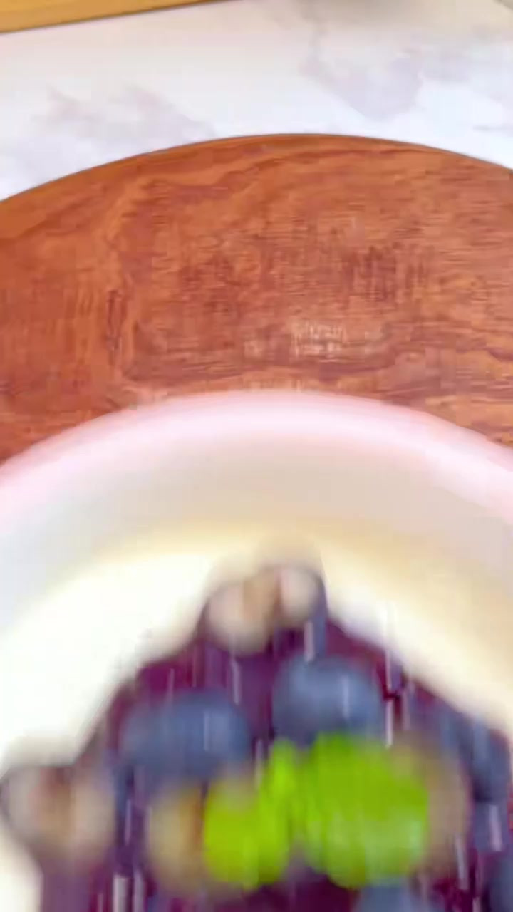宝宝版蓝莓双皮奶,酸甜嫩滑,简单易做