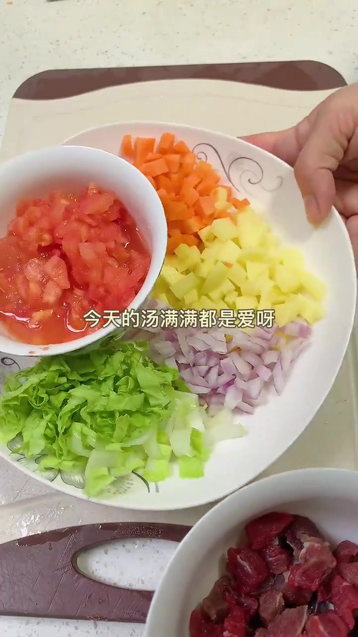 今天安排了,每个宝宝都爱吃的罗宋汤