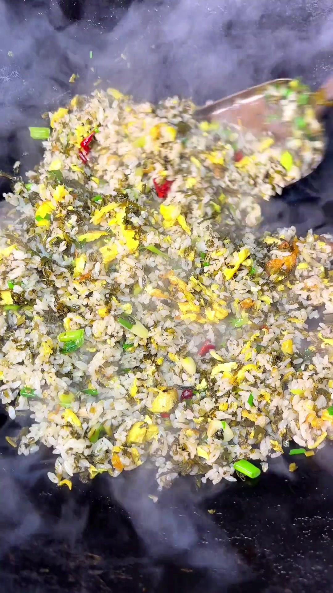 酸菜炒米饭，简单还好吃，你们把剩米饭都怎么处理的6