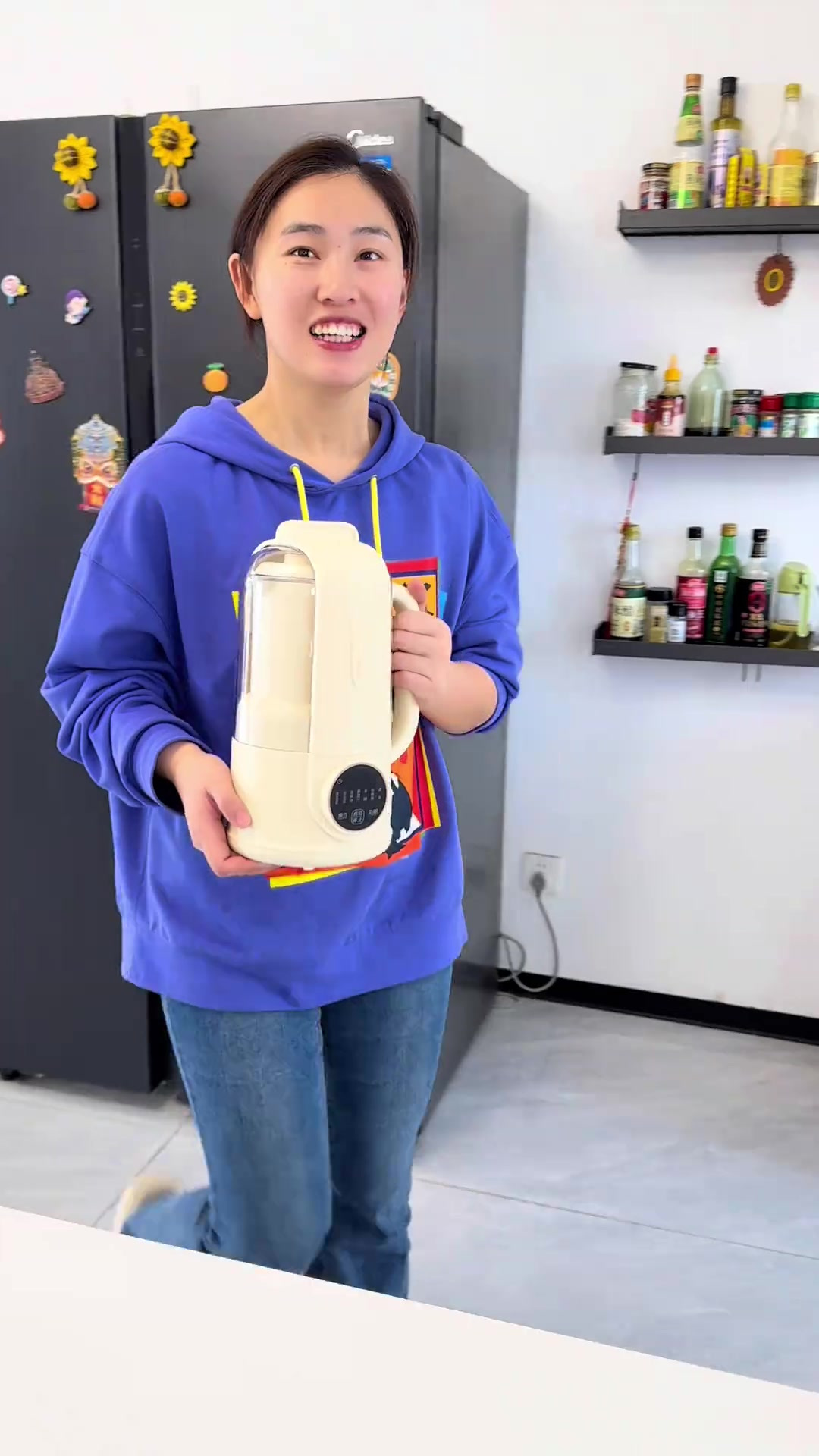 要多吃五谷杂粮，每天把豆浆喝起来，暖暖的