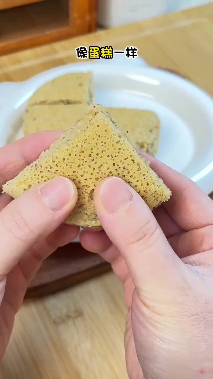 别再给宝宝啃冰凉的雪梨了,做成雪梨红枣蒸糕