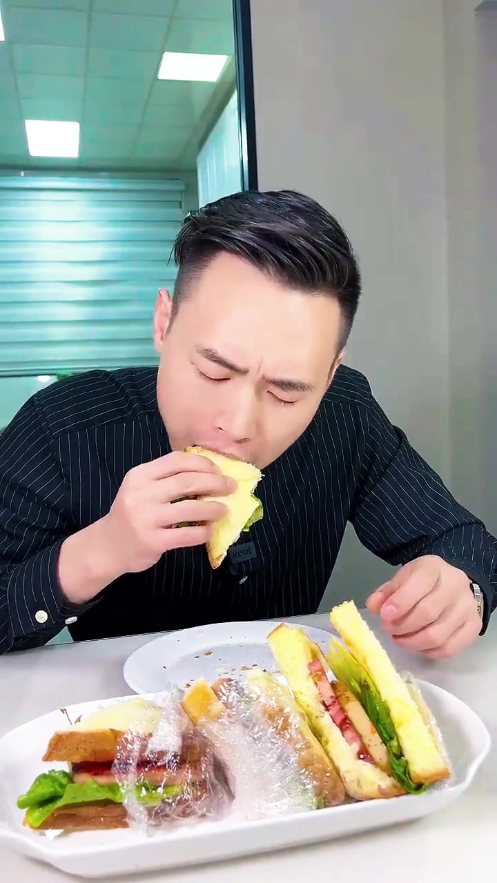 自制三明治，要从揉面开始，层次丰富