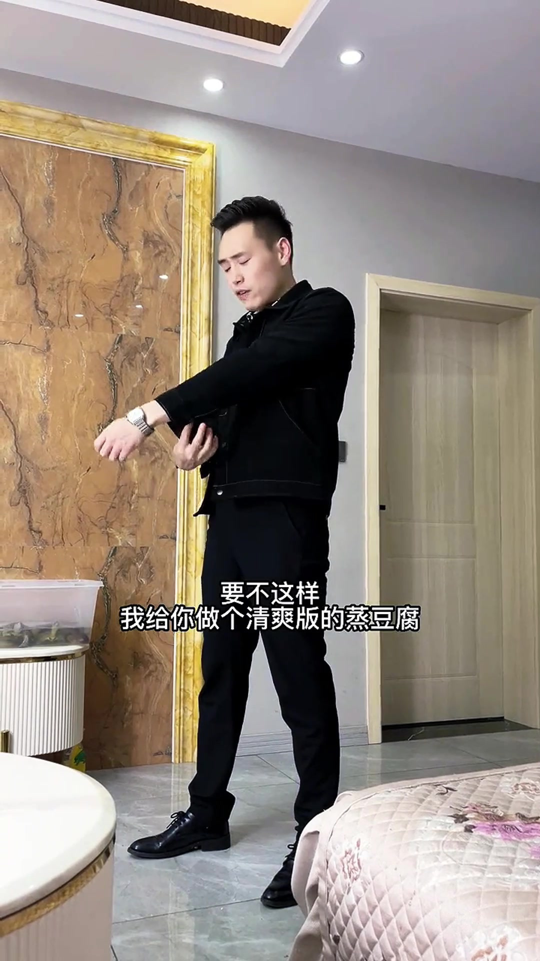 手工蒸豆腐加上鸡肉煲,今天晚餐非常丰盛