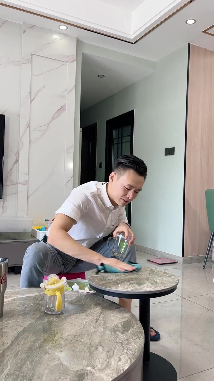 今天做的红烧鲫鱼，给女儿和妹妹做的不辣的