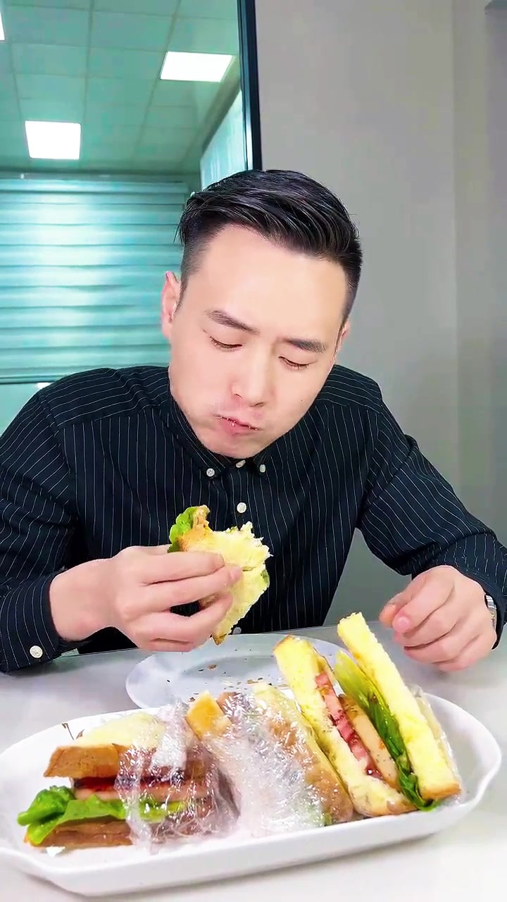 自制三明治，要从揉面开始，层次丰富