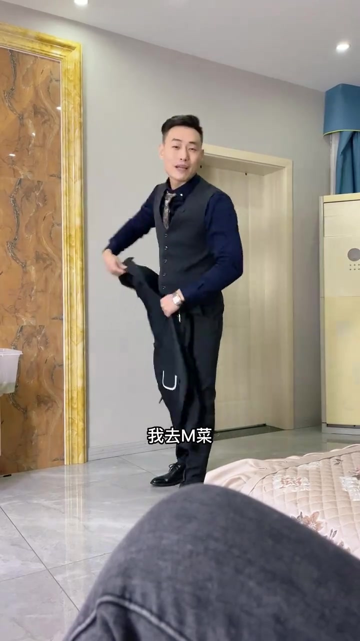 炭火烤鱼，散发的热气全身都是暖洋洋的