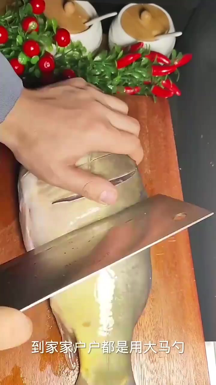 这道红烧三道鳞鱼,多放些五花肉