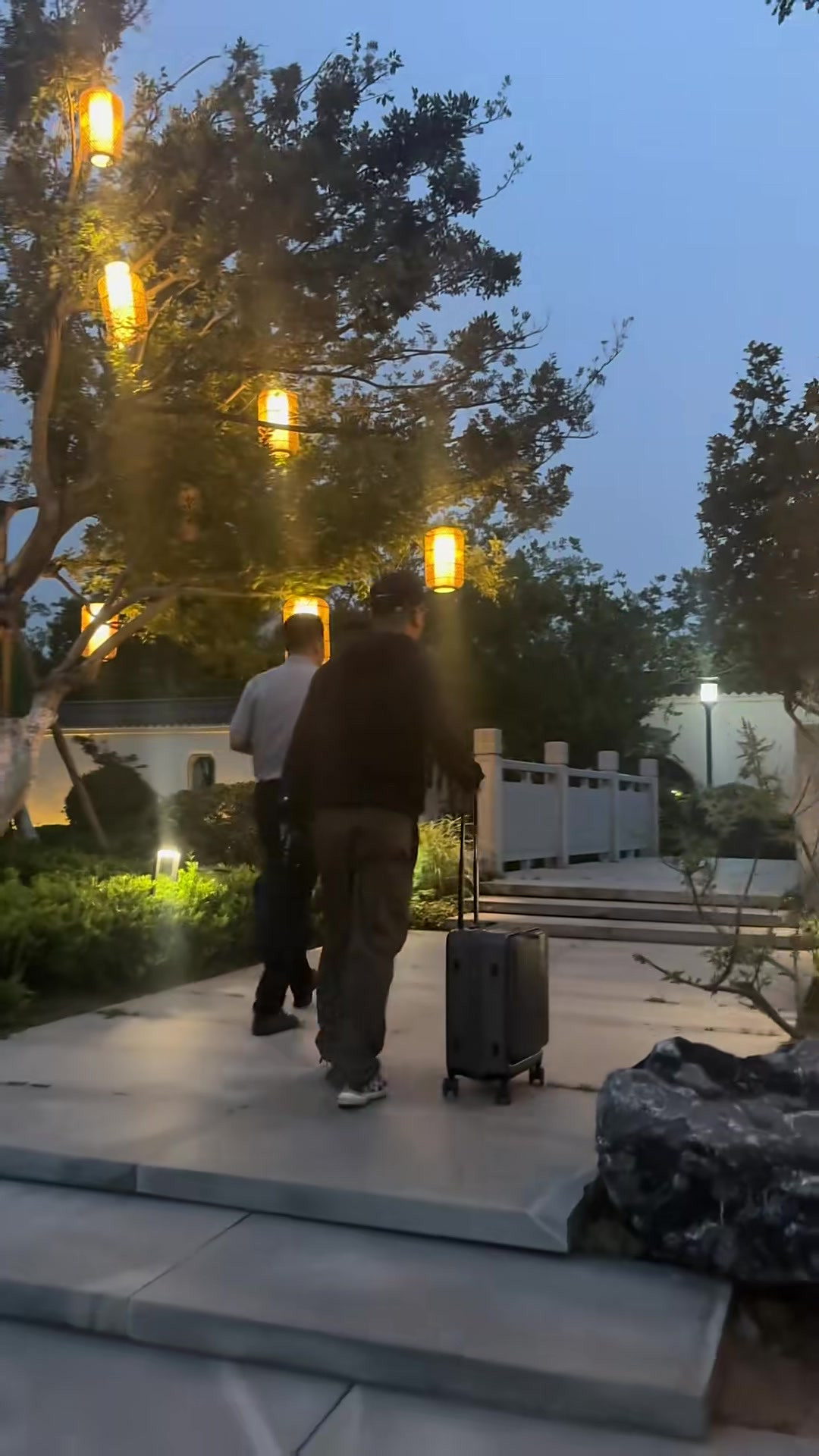 又来南京度假了，泡温泉钓龙虾钓鱼