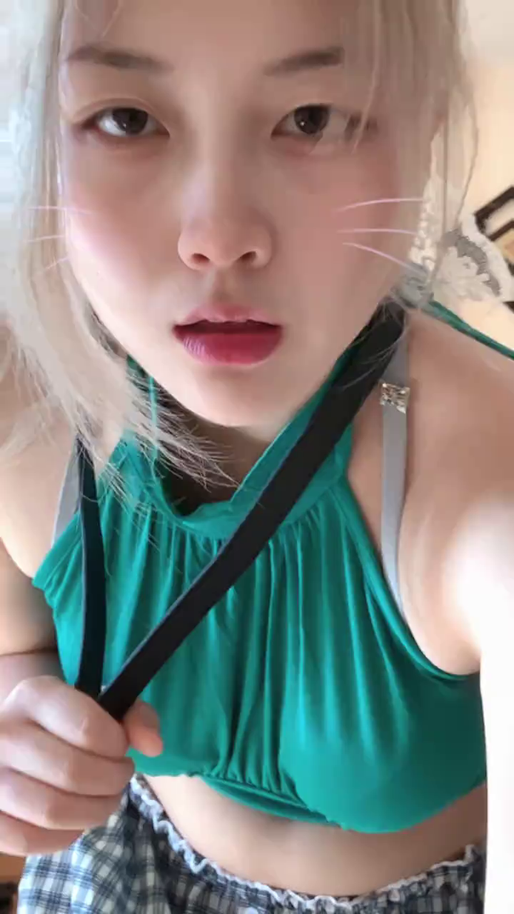 哥哥，我跳得这么乖，你是不是要抱抱我呀？