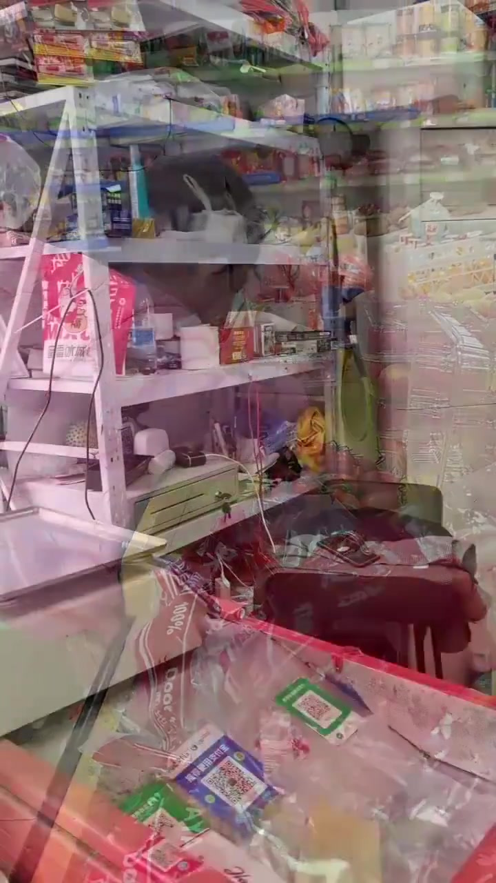 摆地摊的时候,吃黄焖鸡都舍不得吃里面的鸡块