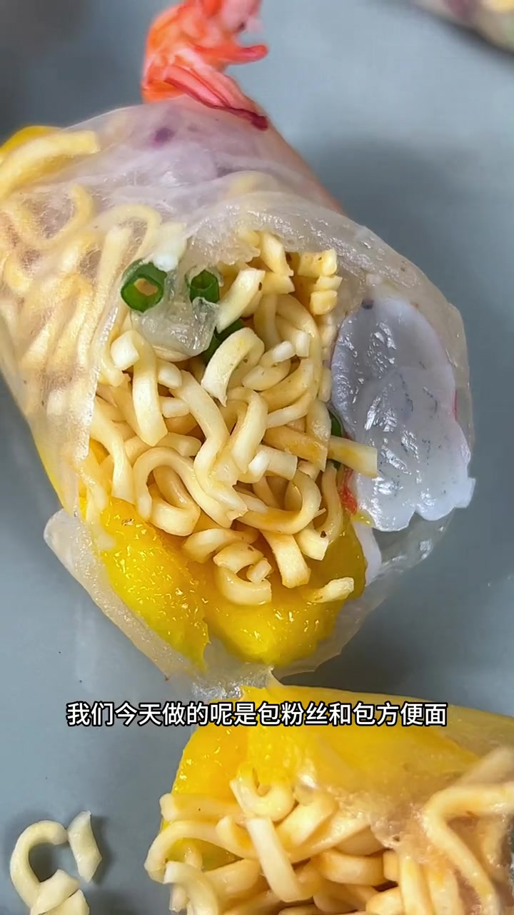 炸物吃多了，今天做了清爽控重的泰式鲜虾芒果春卷