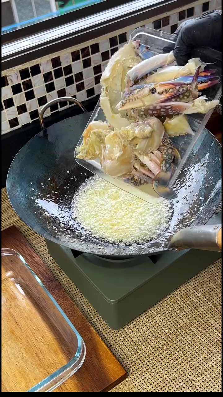 来泰国必点咖喱蟹，在家也能做出泰国餐厅里的咖喱蟹