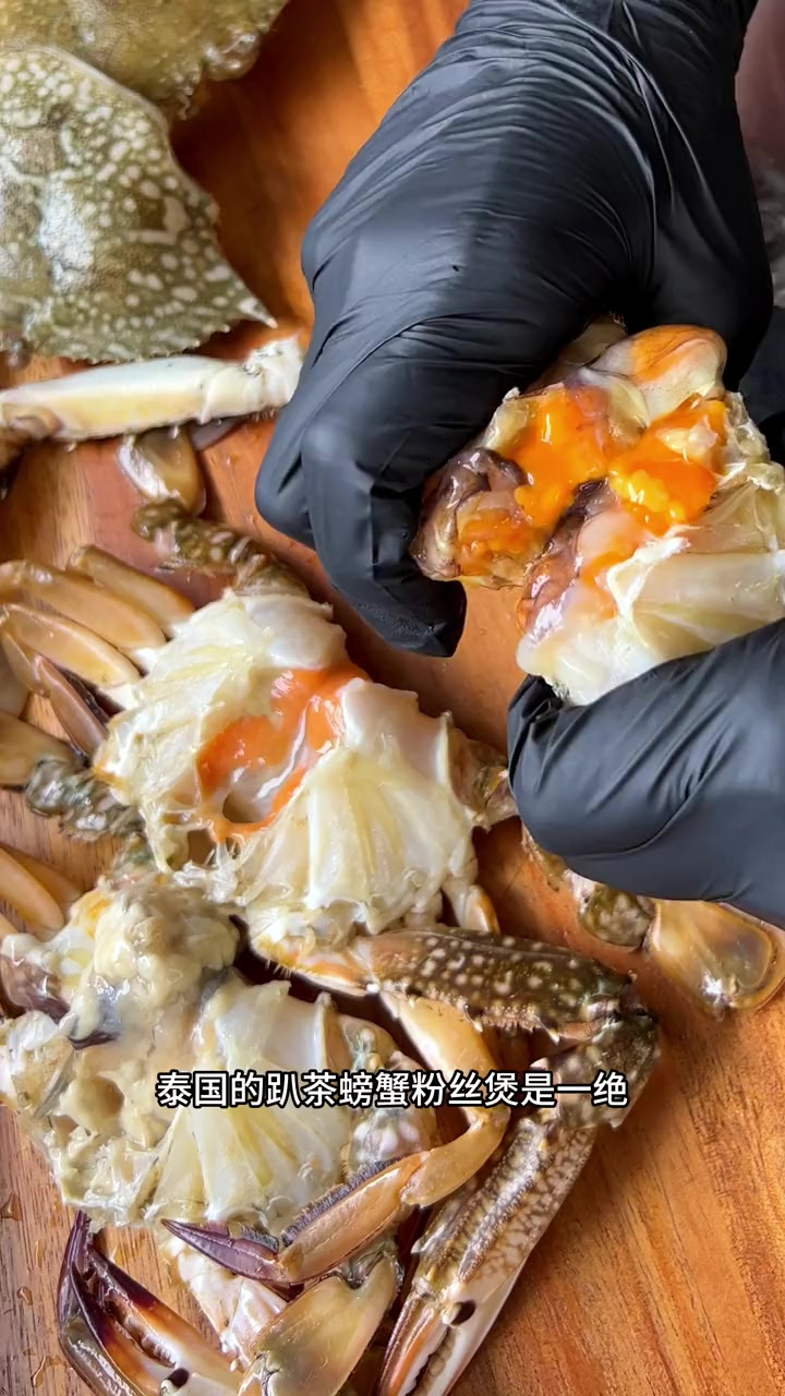 到了吃蟹的季节，跟姐妹们分享一些泰国做蟹的菜谱