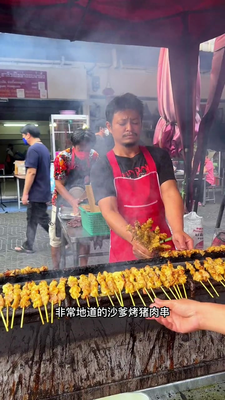 谁能拒绝在此刻来上一份焦香焦香的炭火烤肉串呢