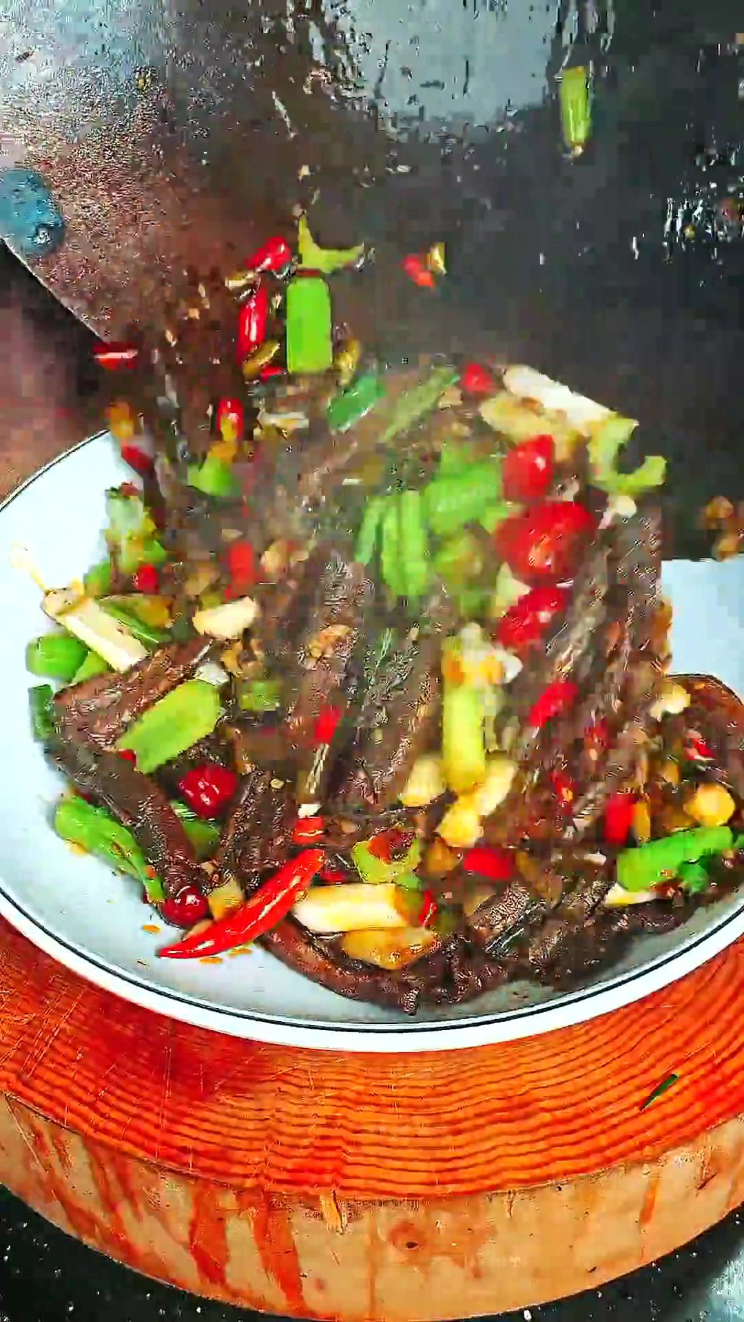 土黄鳝的新吃法,泡椒鳝鱼详细做法!