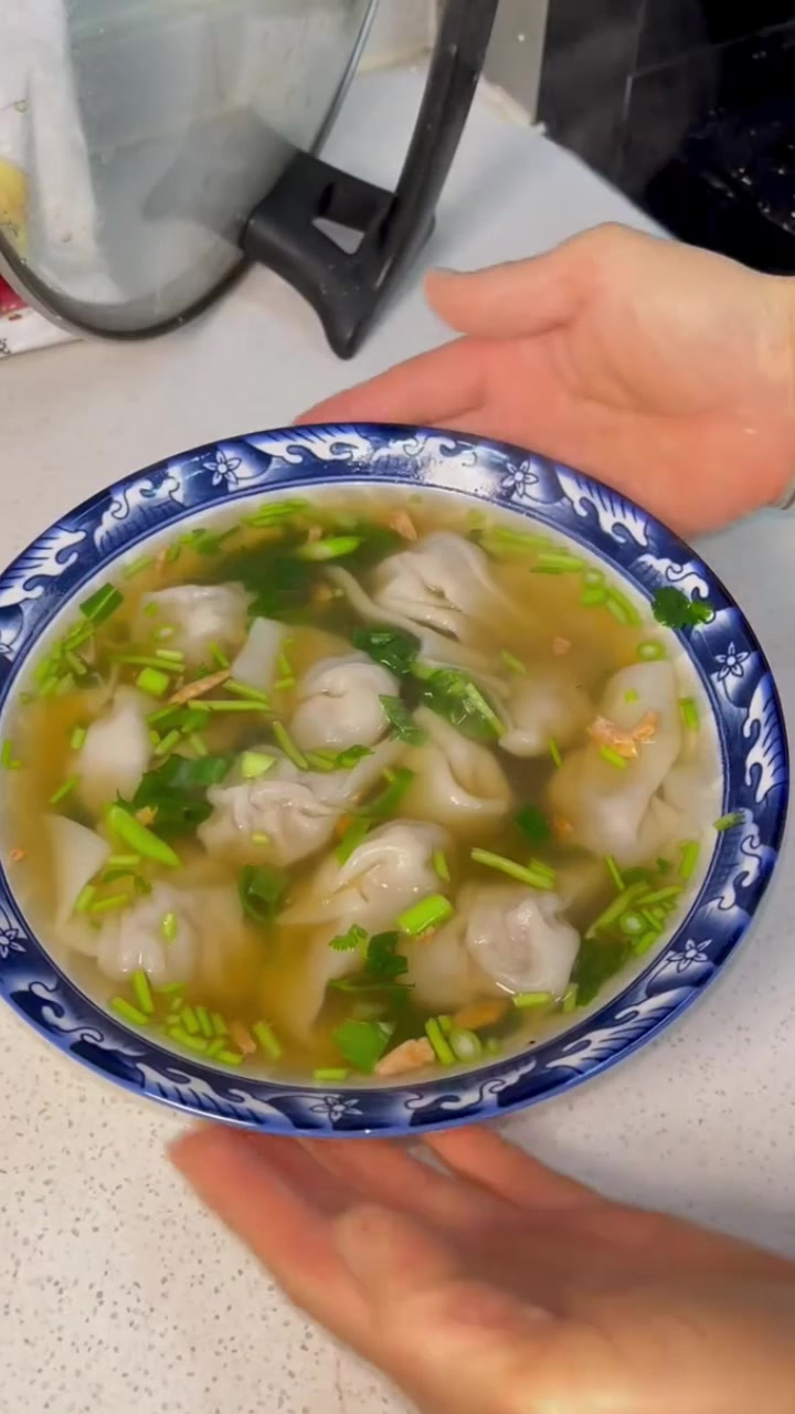 今天早餐薄皮大馄饨