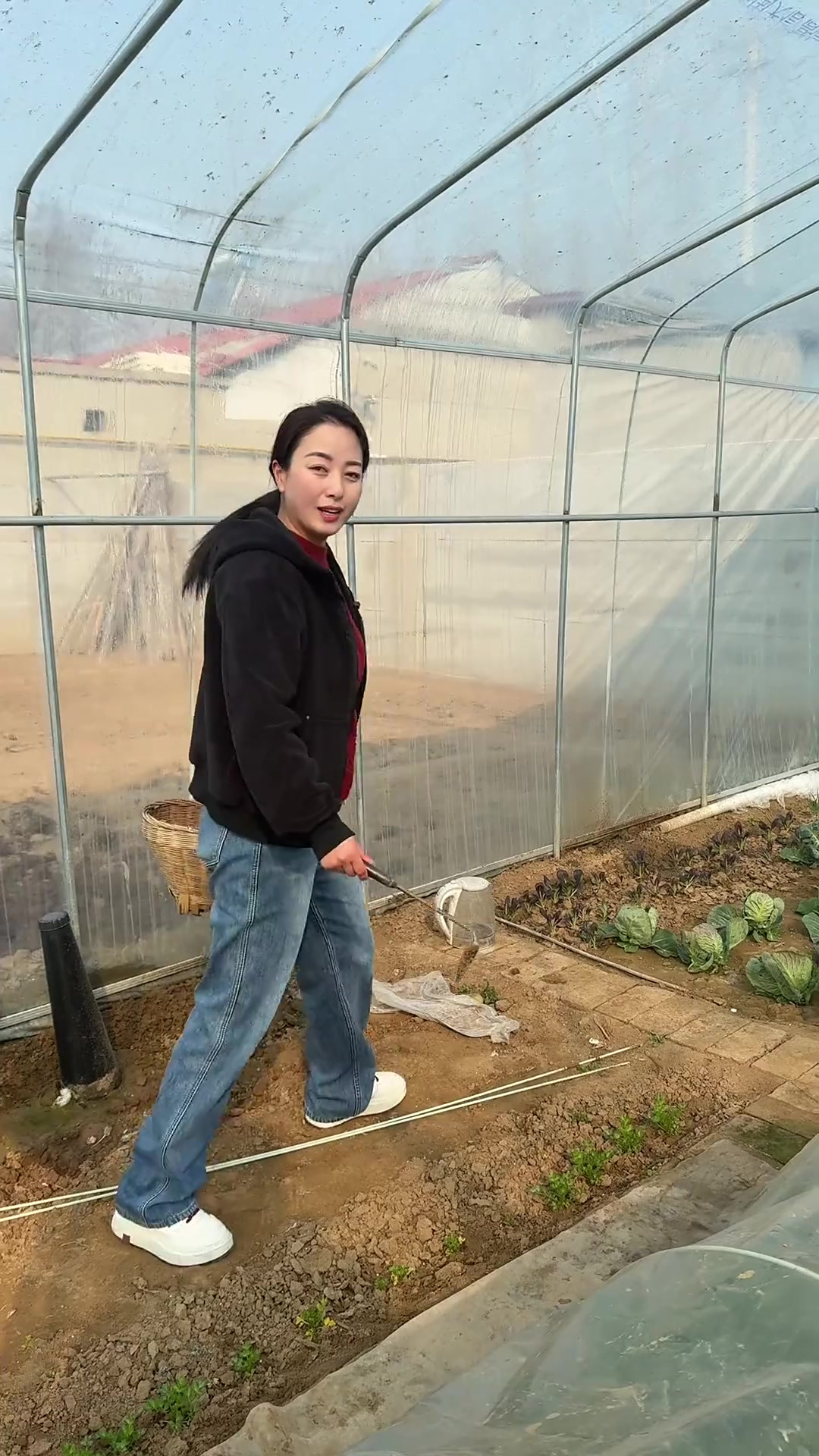 孩子们放假，点菜就要茴香饺子，有荤有素，营养搭配