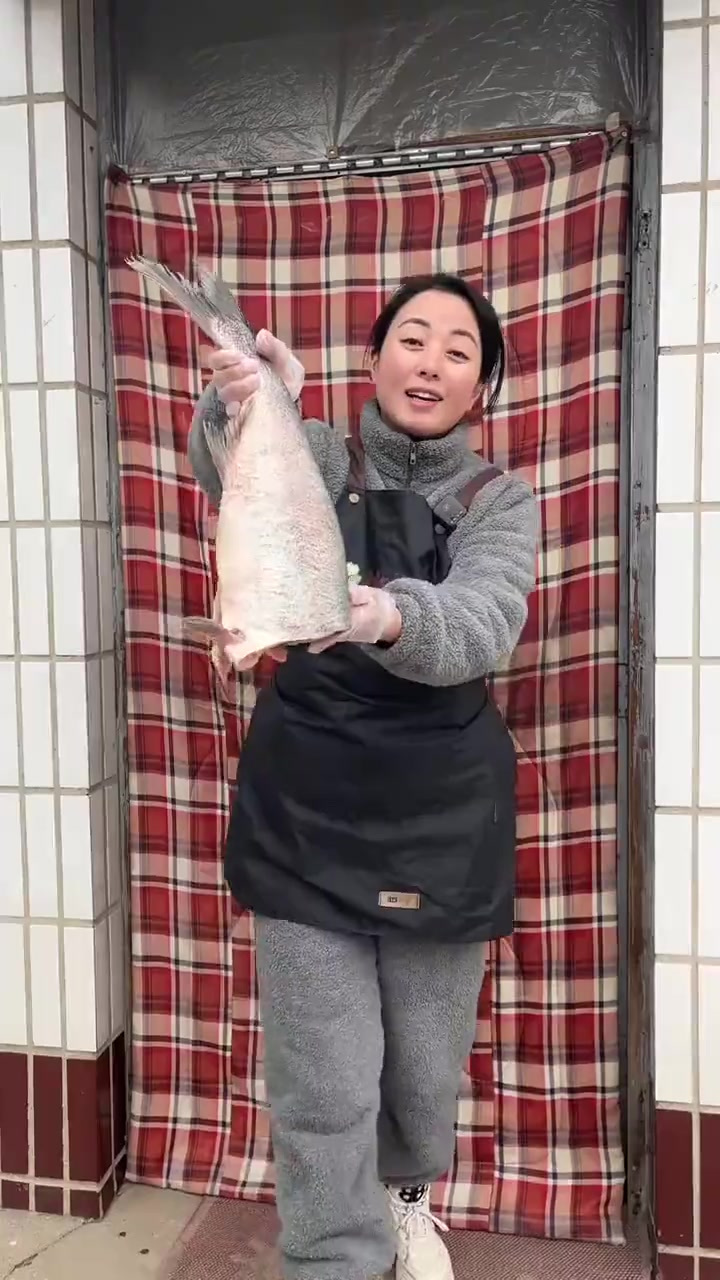 美味的砂锅啤酒鱼来喽,猜猜是什么味道
