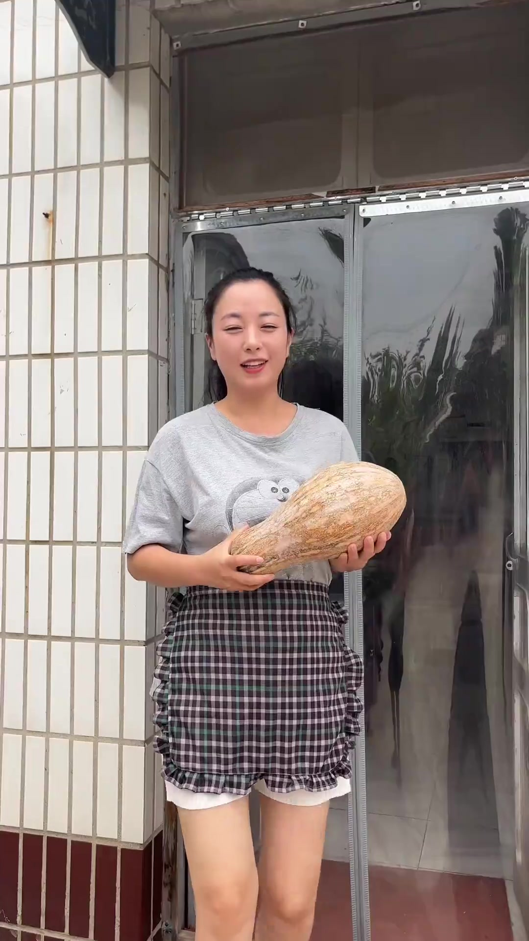 家里没饽饽了,今天给妈妈做了南瓜红枣大馒头,蓬松暄软