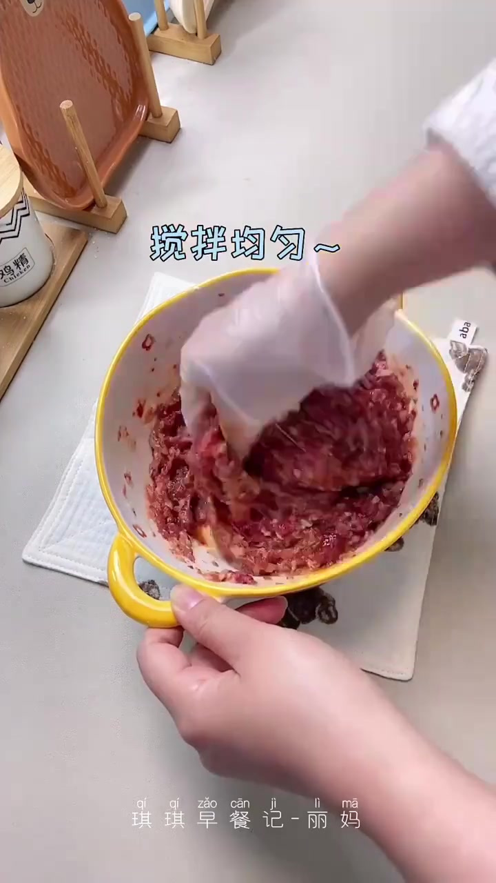 今天做了麦芬汉堡～还有小花薯饼