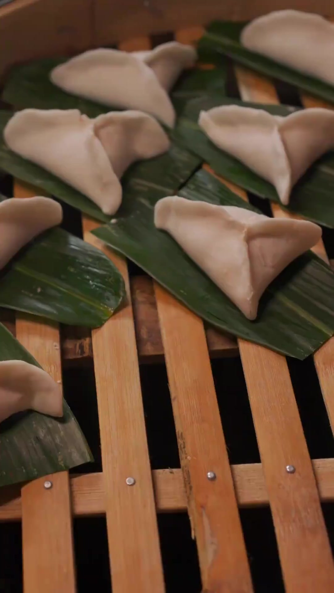 今天分享个三角饺做法，给饺子来点花样