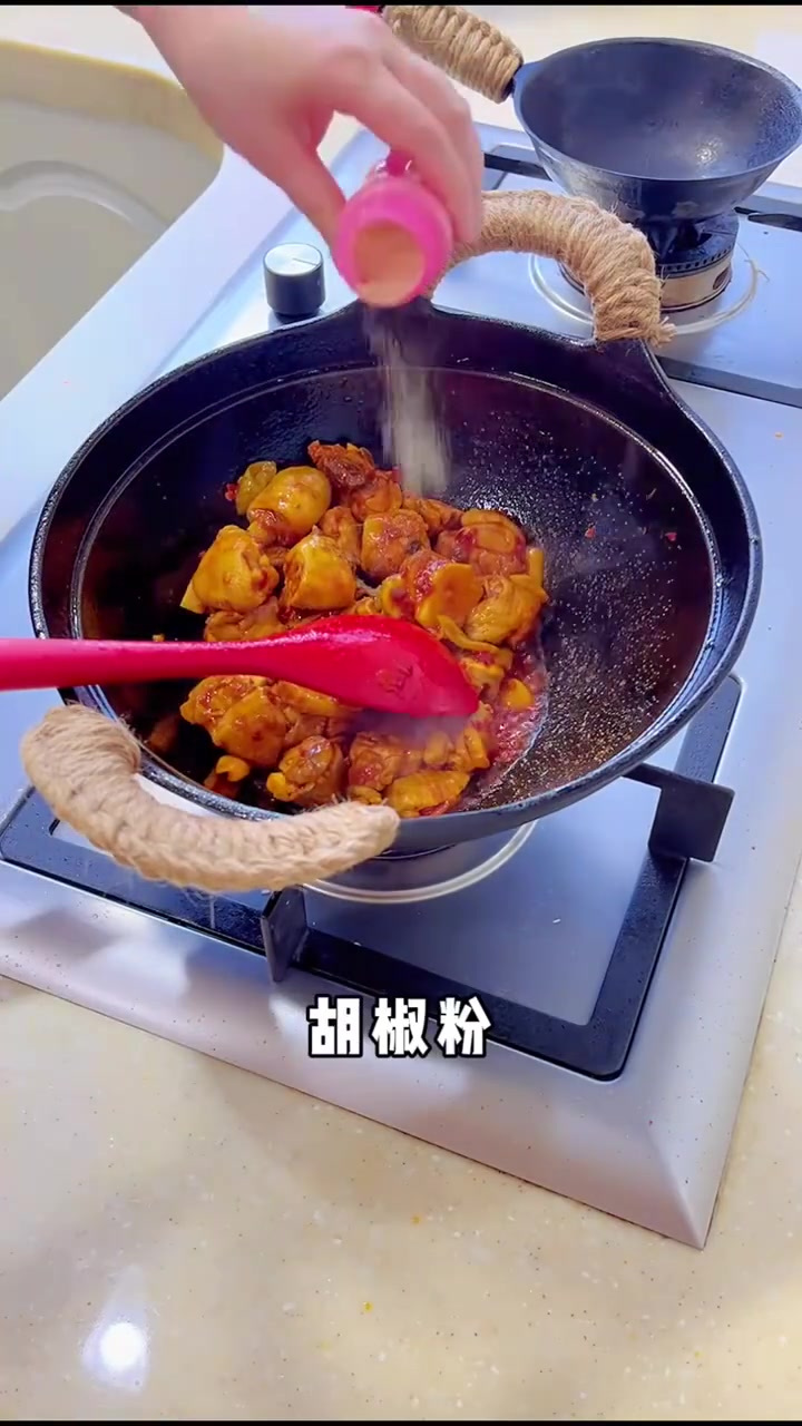 今给离石后生安排大盘鸡,看给他馋的