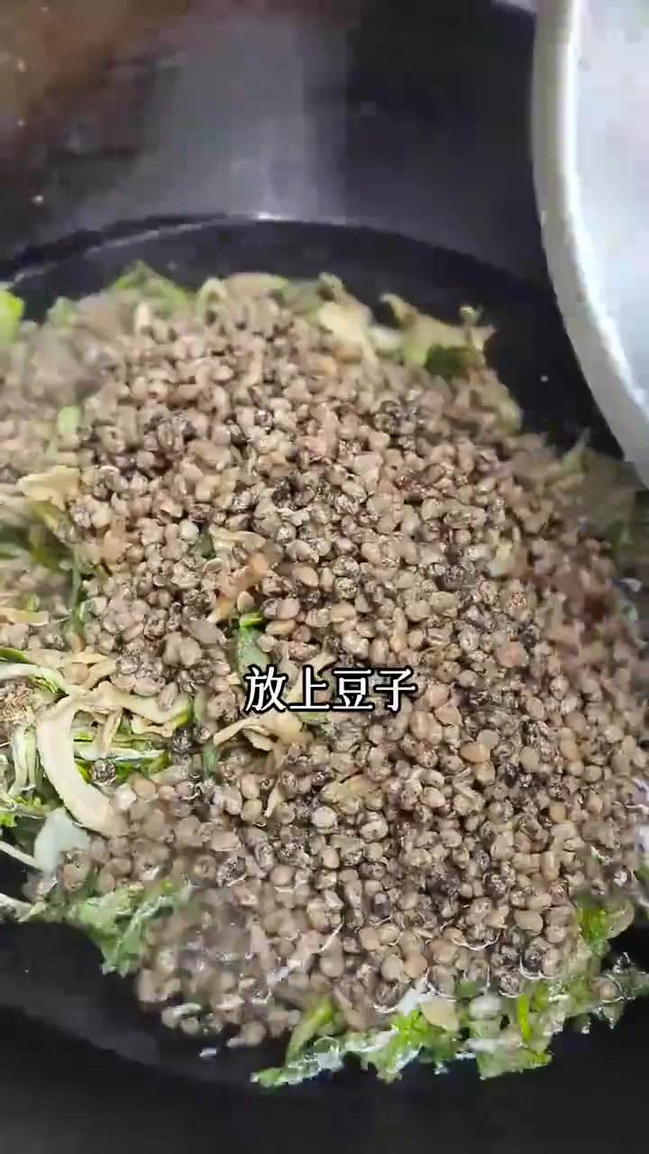 人家给发点药，我们给他发点煎饼咸菜