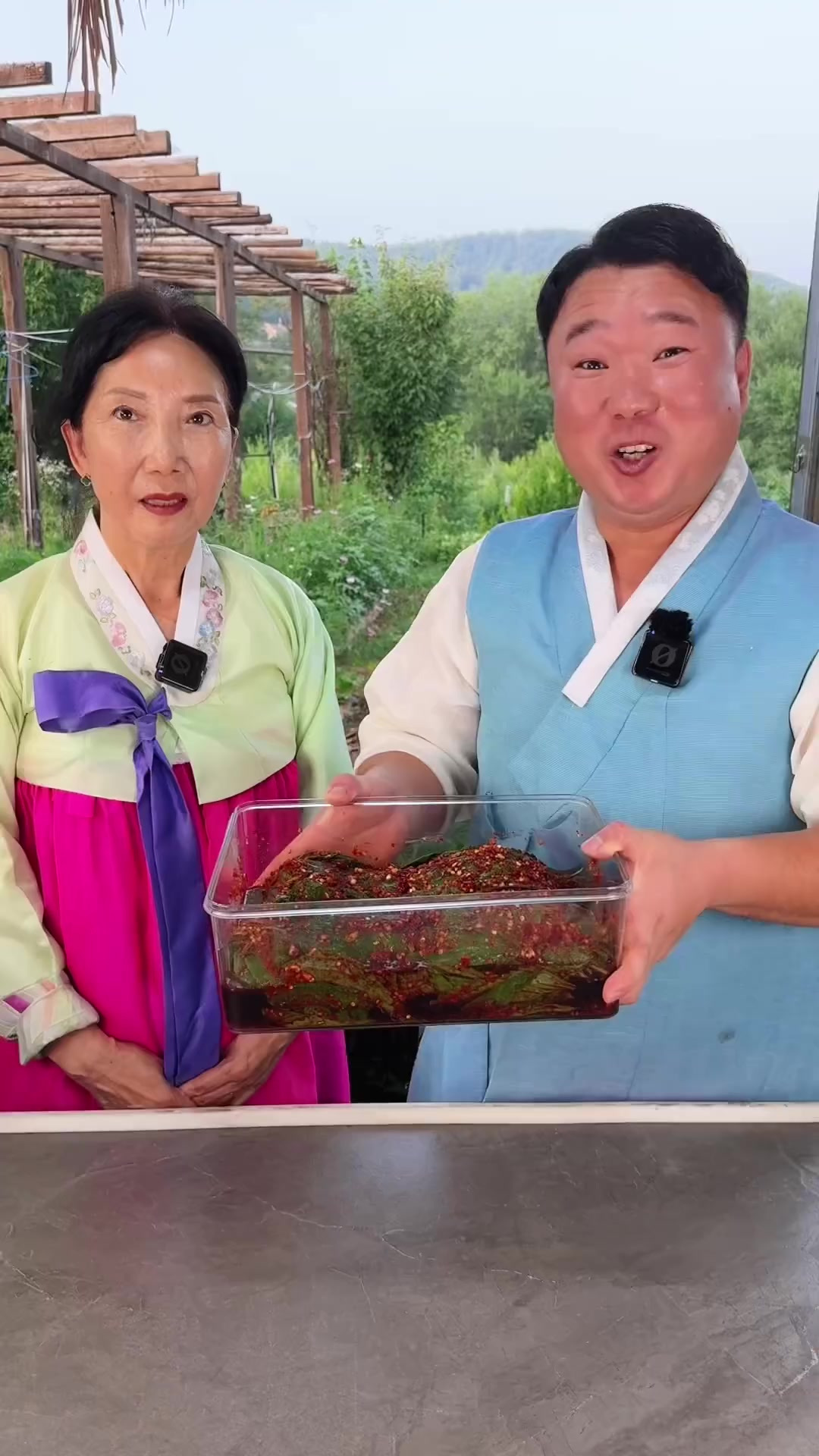 我大娘教大家做的这个苏子叶咸菜,冷藏放一年都不会坏