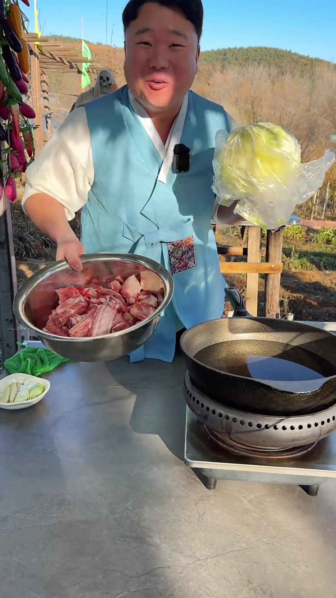 用冻白菜做的排骨大酱汤,白菜鲜甜排骨软烂老少皆宜,哇哇好吃