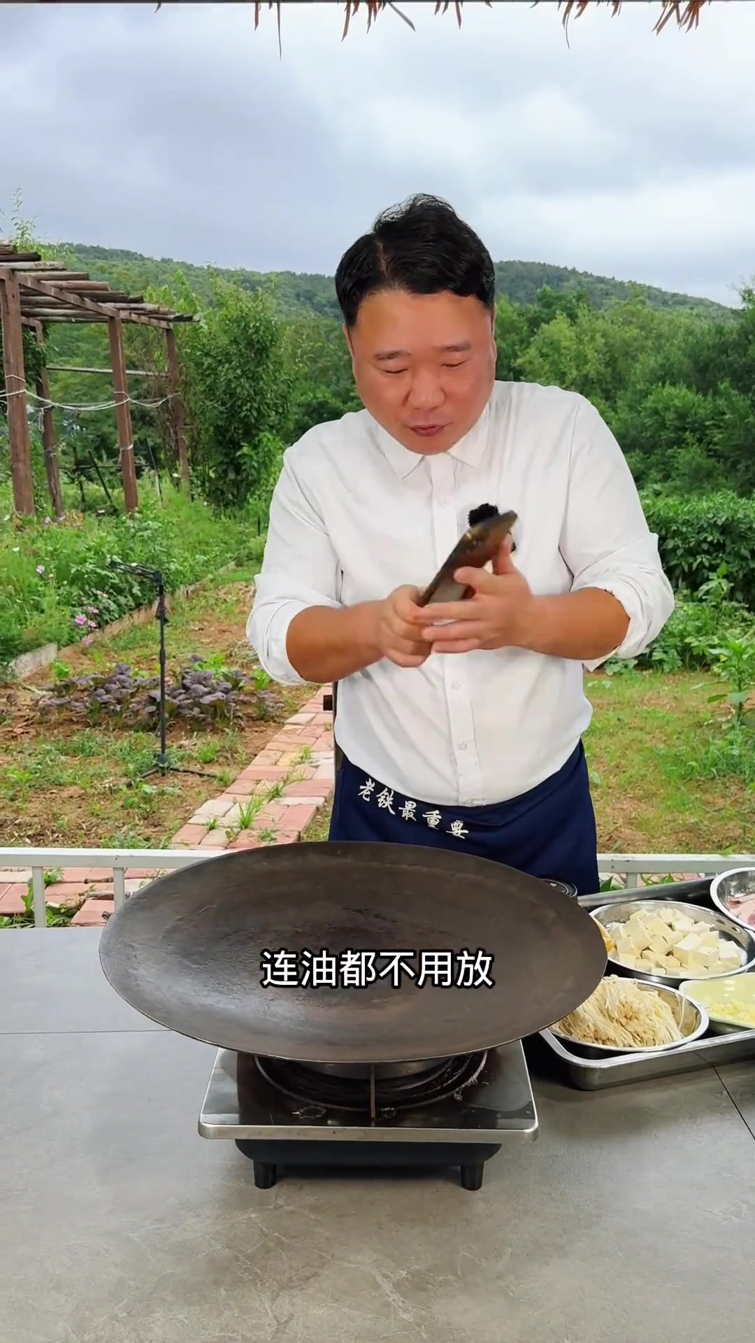 朝鲜族的大酱汤做法,非常简单,连油都不用放