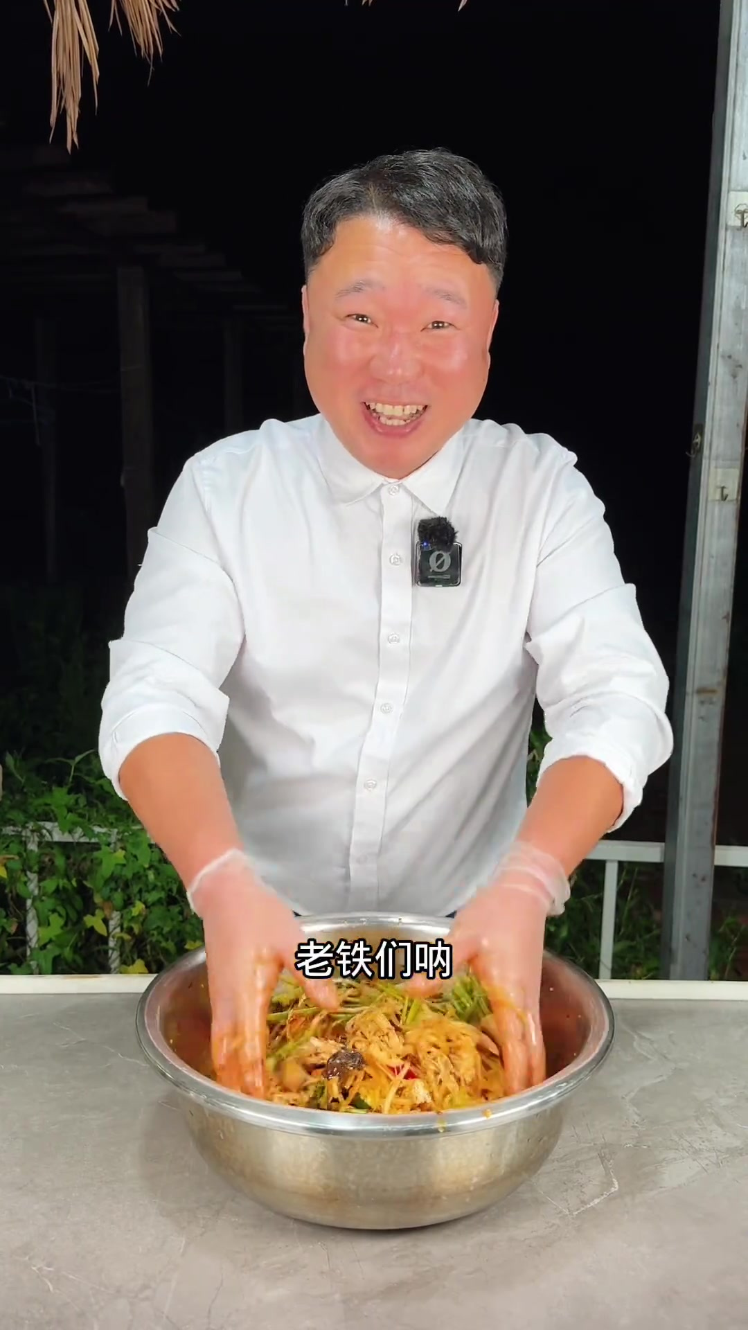 这道凉拌花菜即清凉又爽口,非常适合炎热的夏天