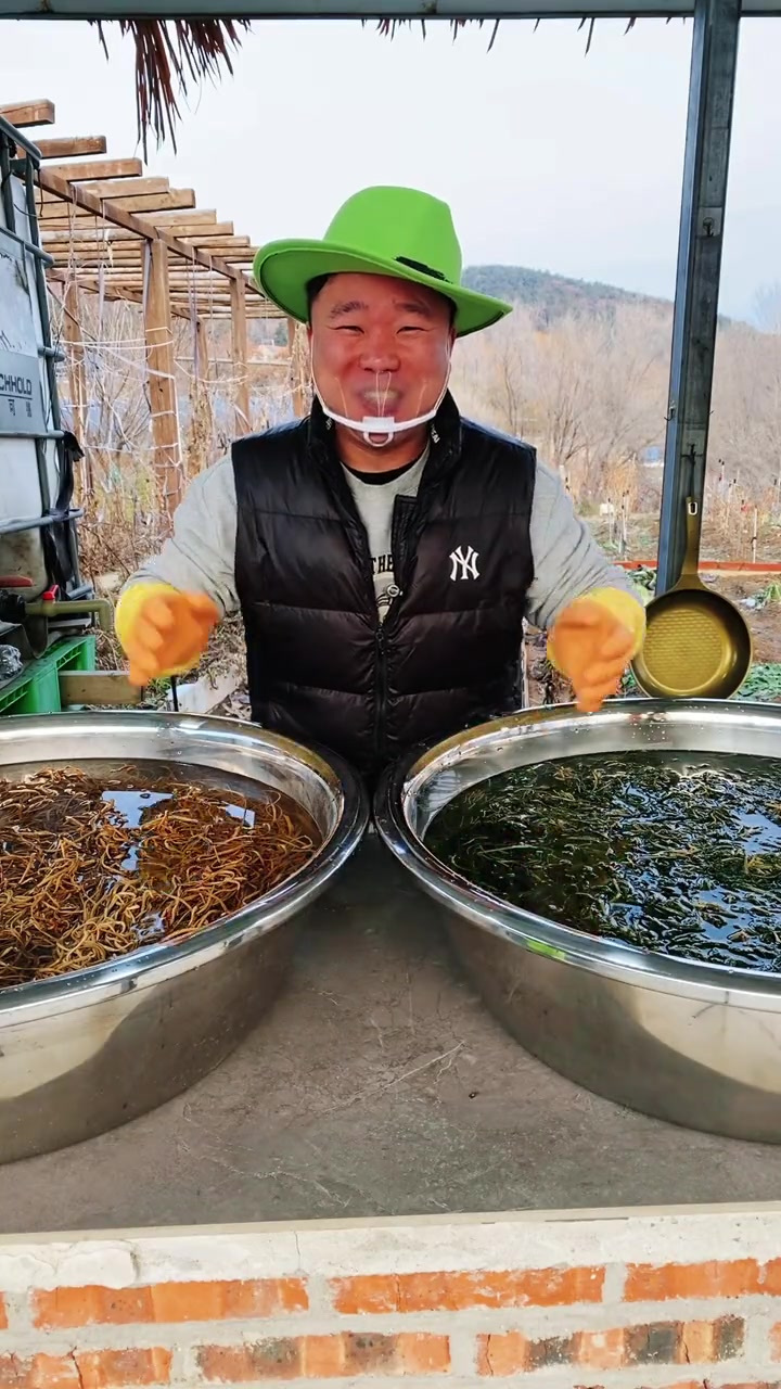 朝鲜族的婆婆丁地瓜梗酱牛肉，干菜吸满了牛肉的汤汁比牛肉都好吃