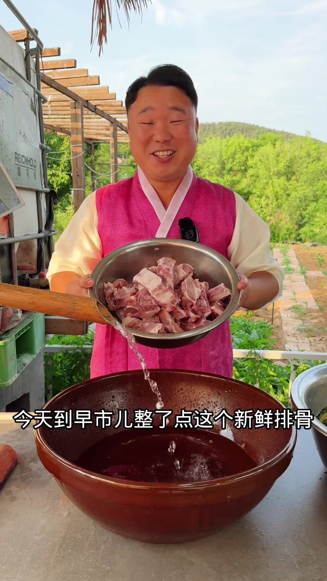 用干白菜和排骨做的大酱汤你们吃过么，如果没吃过一定要学了做一