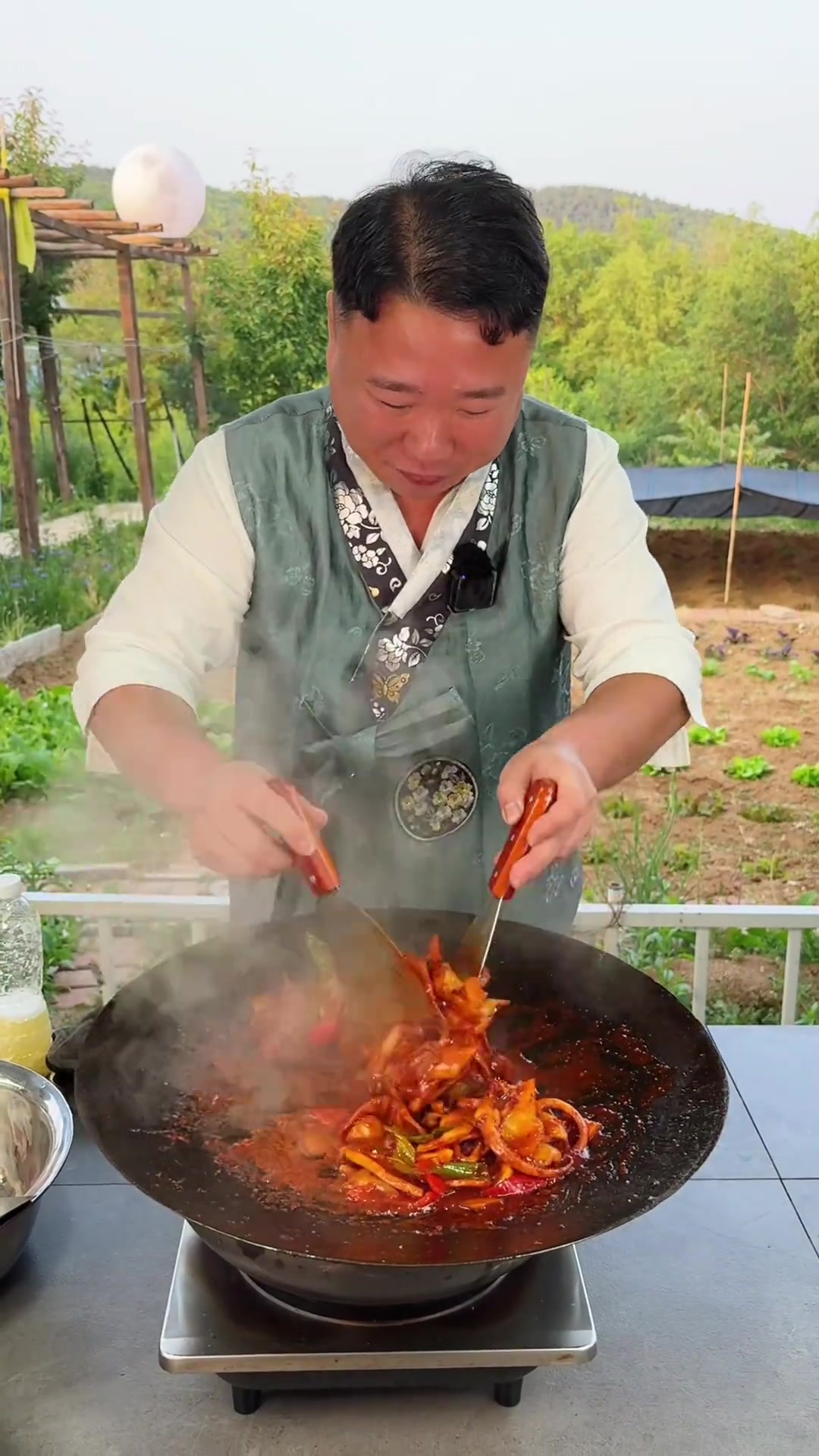 这个我们朝鲜族的铁板鱿鱼做法太好吃了，加上米饭就是铁板鱿鱼炒