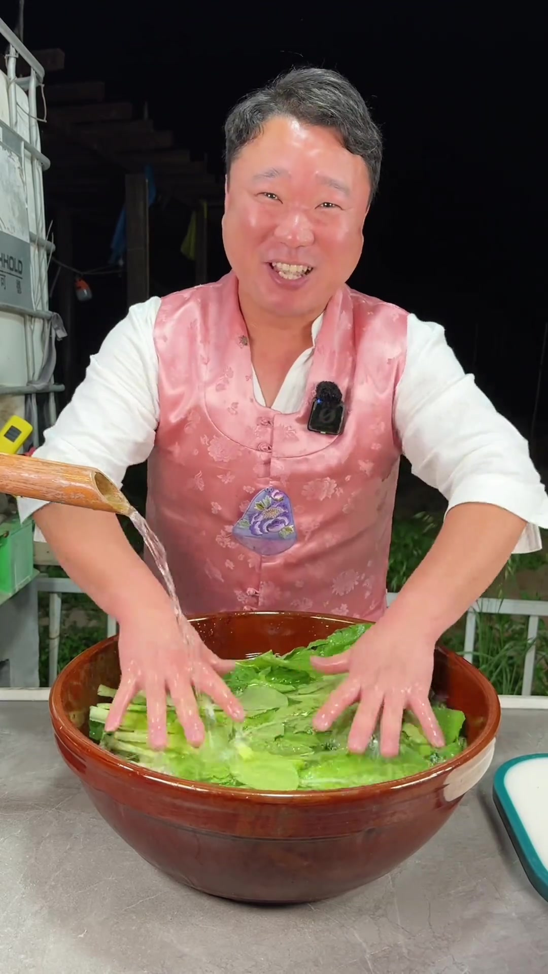 朝鲜族的小白菜拌黄瓜凉菜，是一道非常简单爽口解腻的家常凉菜