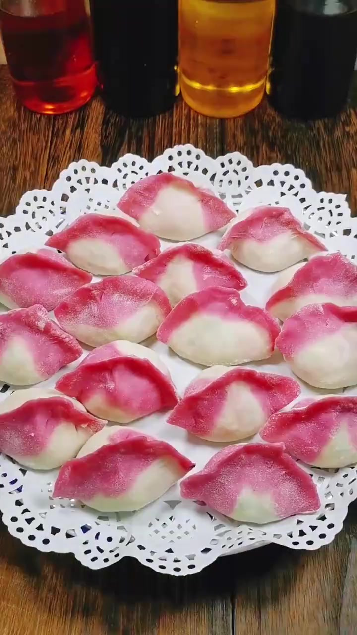 彩色水饺，非常喜庆，味道也不错