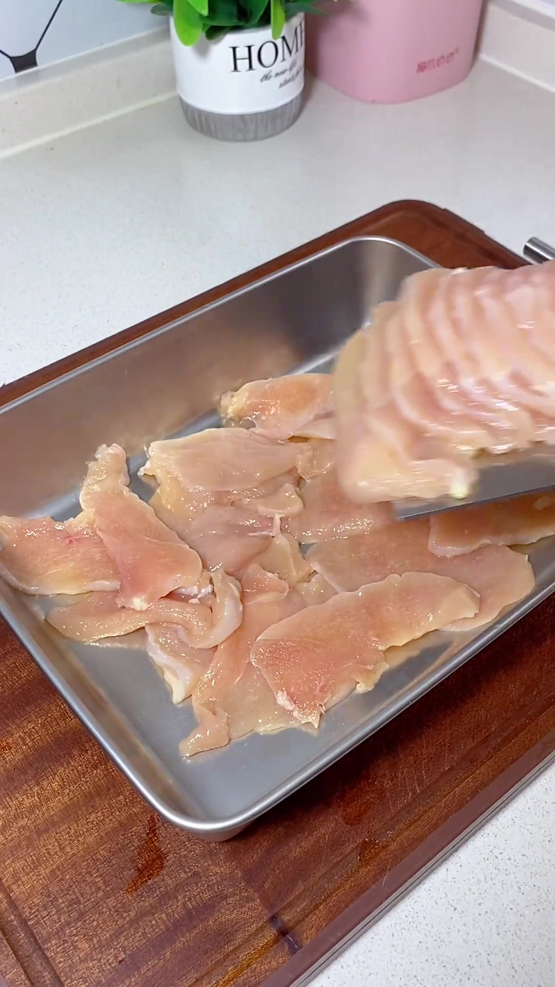 早餐做了孩子们特别爱吃的鸡胸肉虎趴包