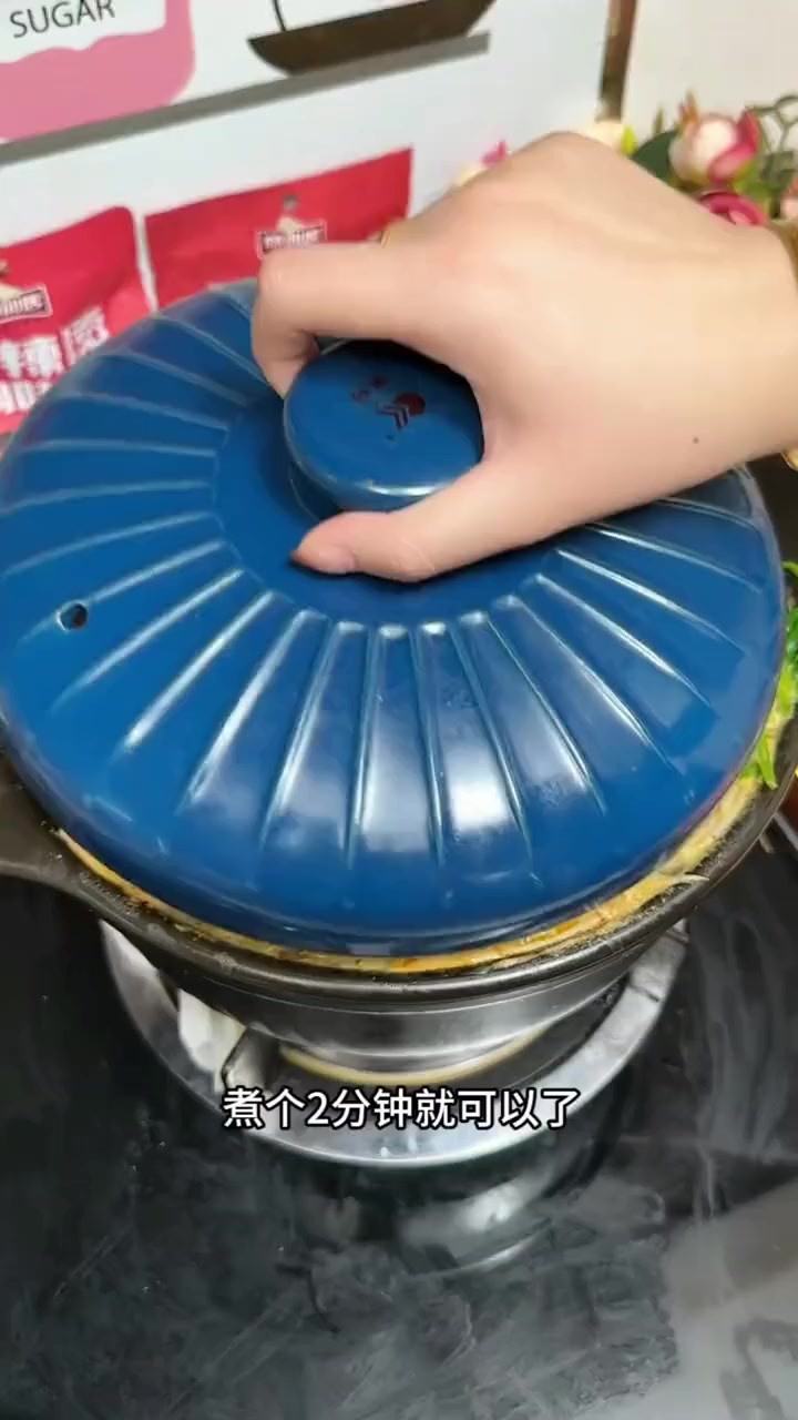 麻辣烫底料米粉面线,在家就能吃到好吃香喷喷的麻辣烫了。想吃啥就放啥。干净卫生快捷