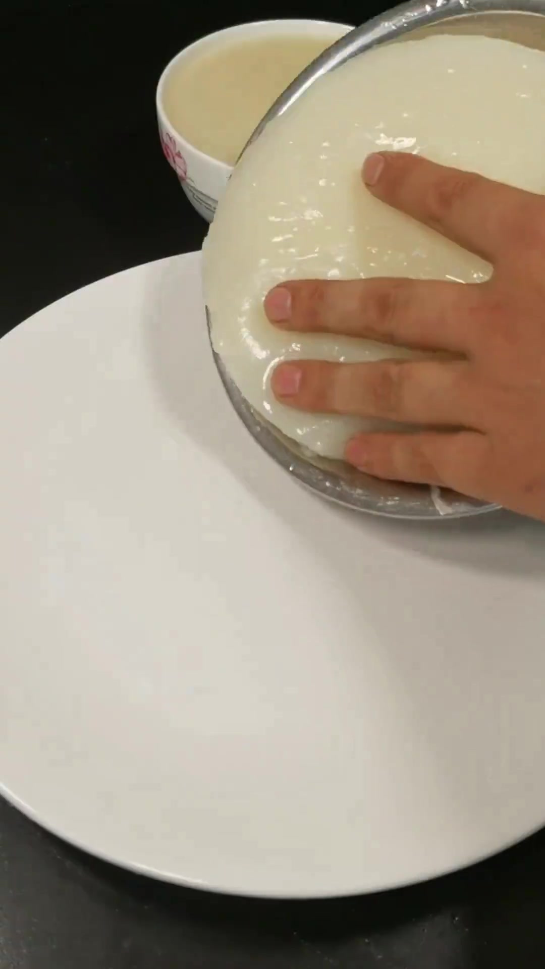 不要认为路边摊的凉虾和凉糕好吃又凉快,自己动手做更卫生还能省