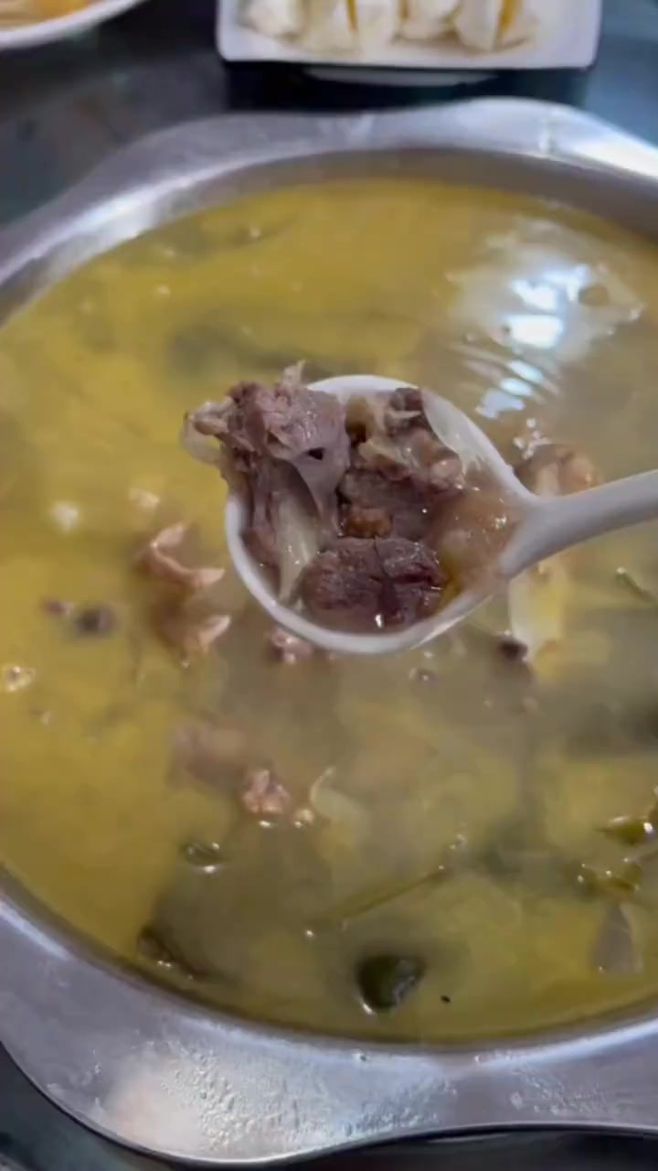 炖鹅儿汤还是做成这种酸汤的，味道好