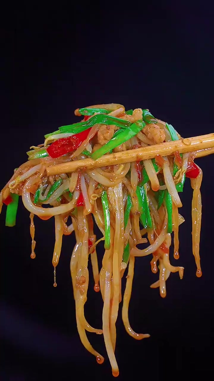 孩子平时不爱吃青菜，就试试这个韭菜炒豆芽吧