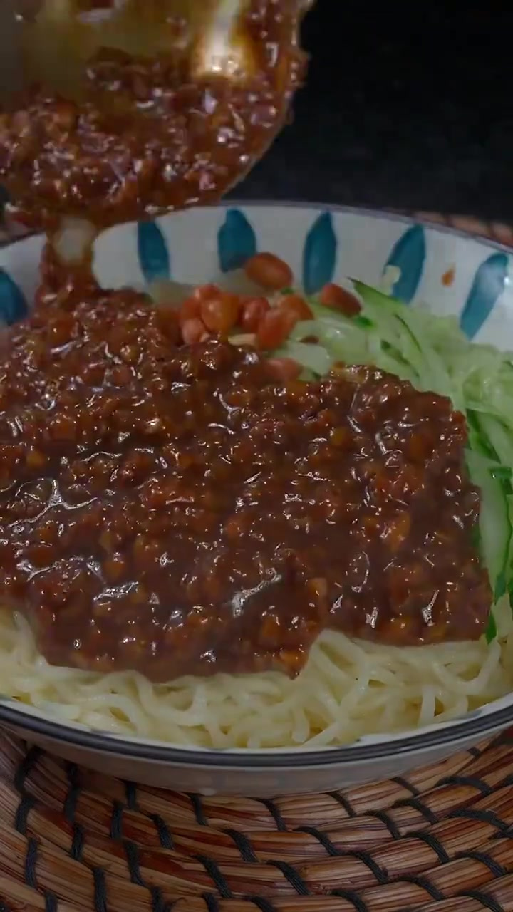 你知道炸酱面的肉酱怎样做吗